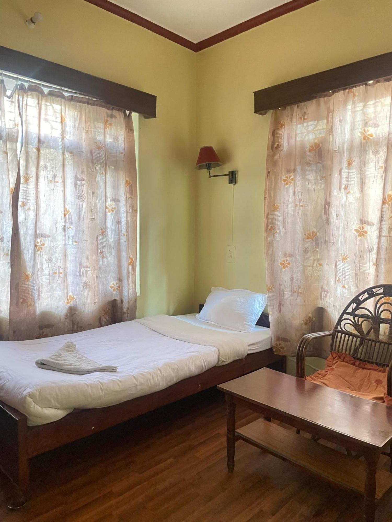 New United Hotel Pokhara Exterior photo