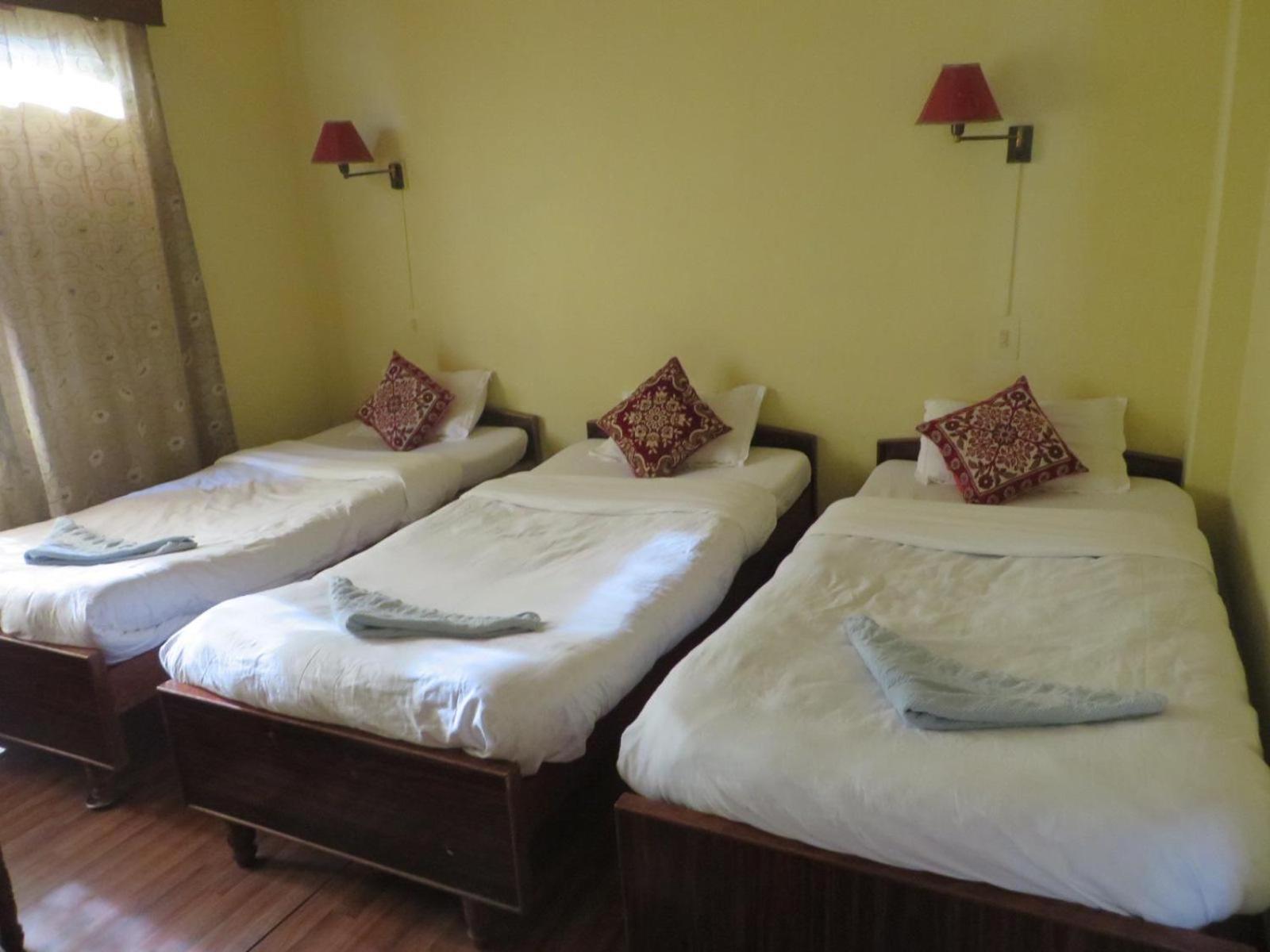 New United Hotel Pokhara Exterior photo