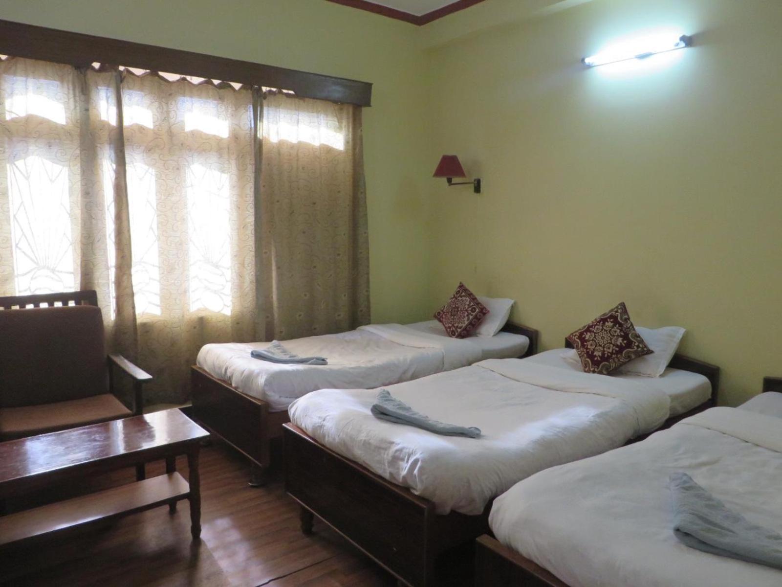 New United Hotel Pokhara Exterior photo