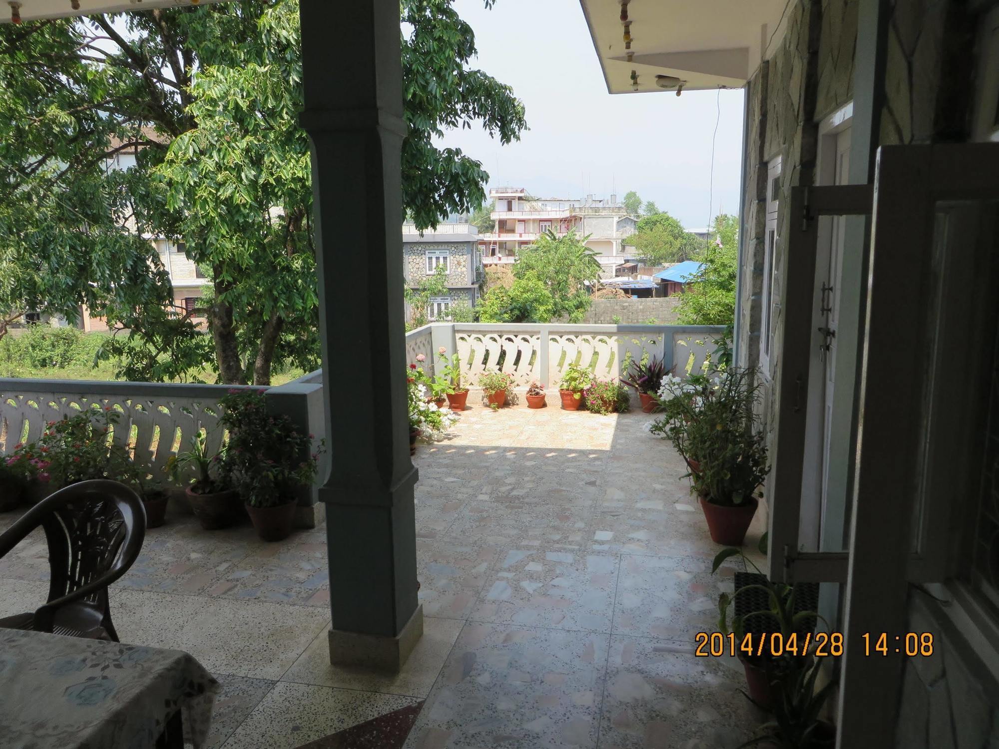 New United Hotel Pokhara Exterior photo